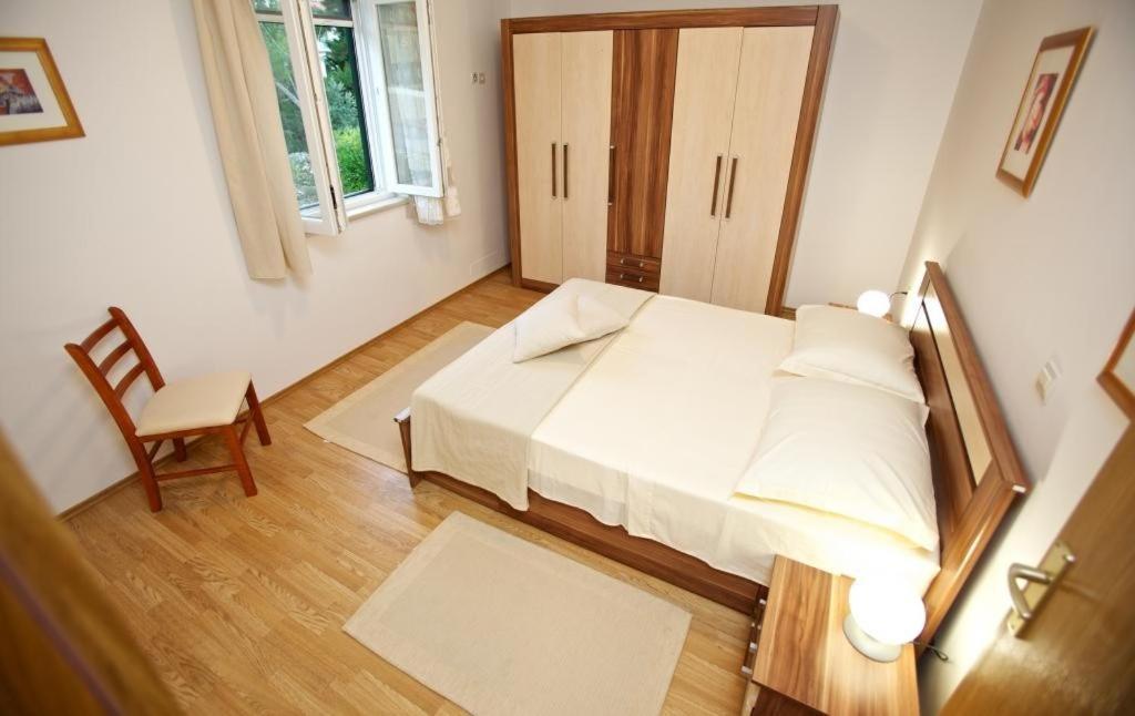 Apartments Grlica Sutivan Exterior photo