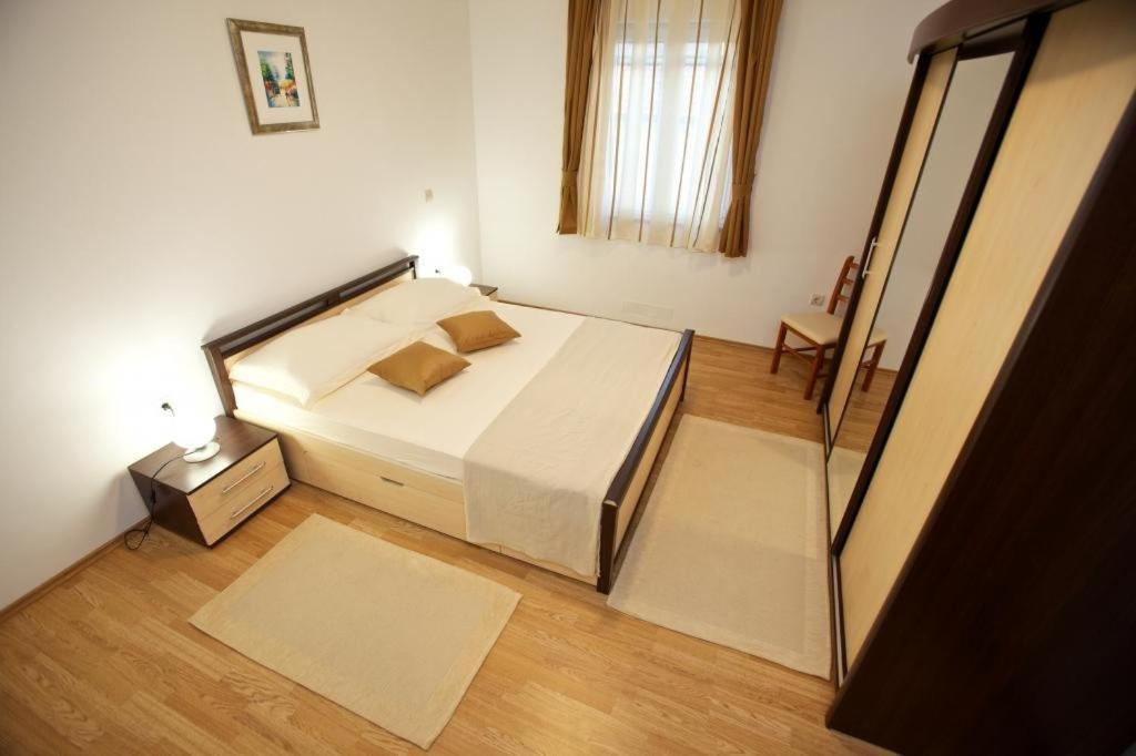 Apartments Grlica Sutivan Room photo
