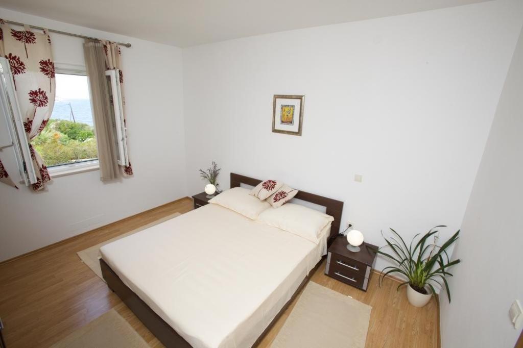 Apartments Grlica Sutivan Room photo