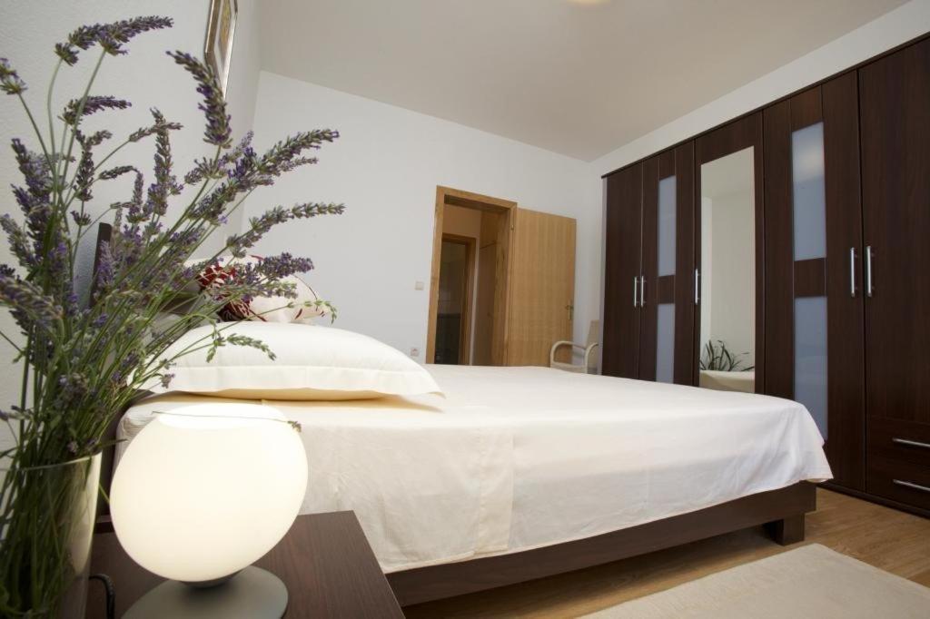 Apartments Grlica Sutivan Room photo